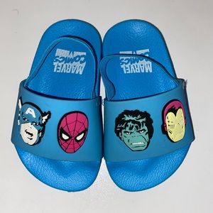 Marvel Comics superhero slides size 6 infant